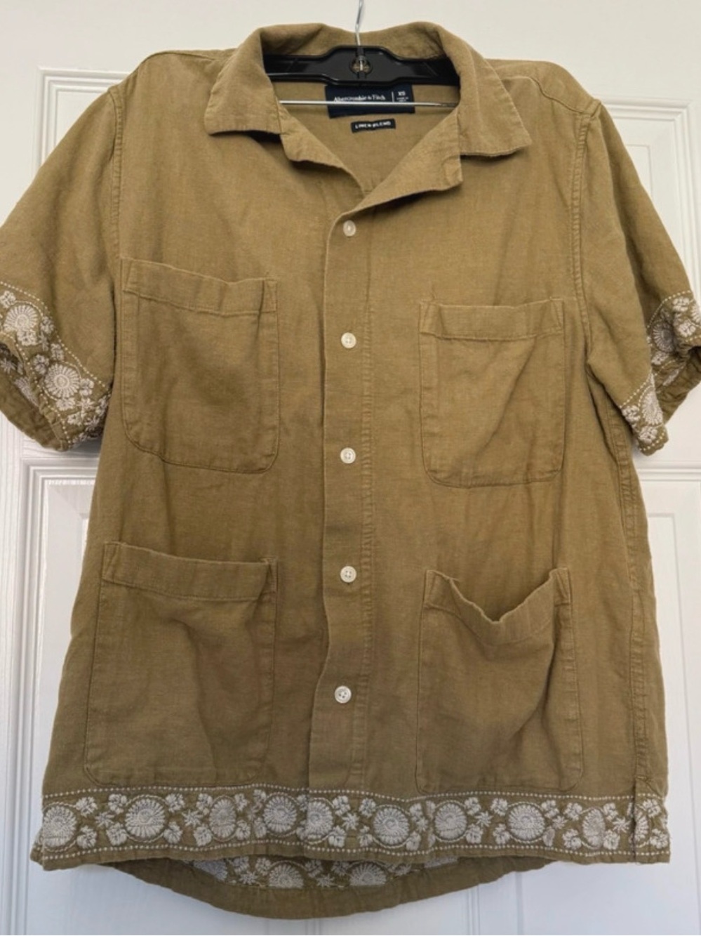 Abercrombie & Fitch Men's Camp Collar Summer Linen-Blend Embroidered Shirt